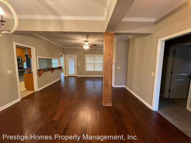 Foto del edificio - 3 br, 2 bath House - 667 Valley Stream Drive