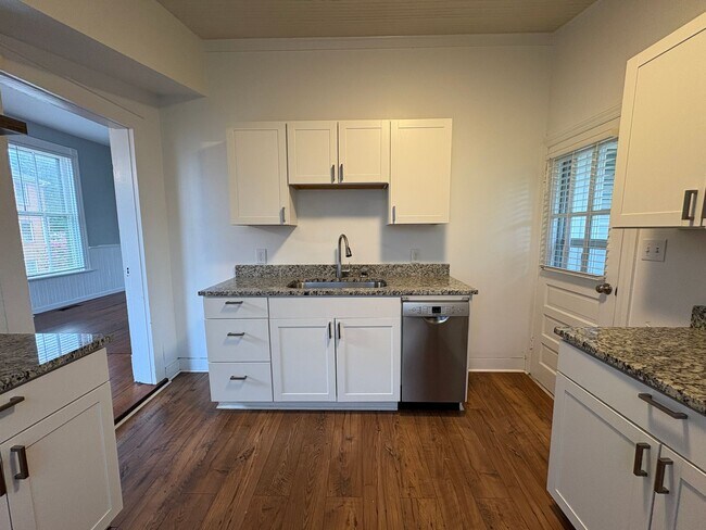 Foto del edificio - 2461 Rivermont Ave