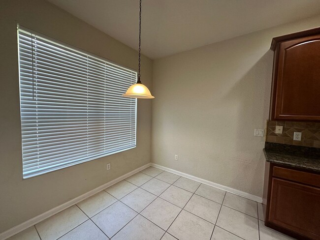 Foto del edificio - BEAUTIFUL SPACIOUS 3 BEDROOM 2  BATH SINGL...