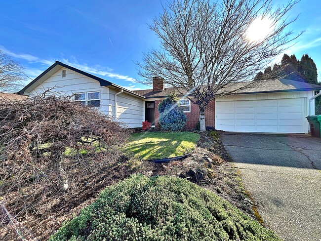 Building Photo - 13806 NE Fremont Ct