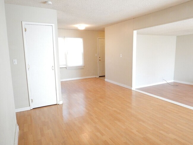 Foto del edificio - 3 Bed, 1 Bath House Near Heart of Prinevil...