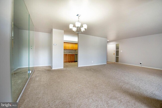 Building Photo - 35 Stonehenge Cir