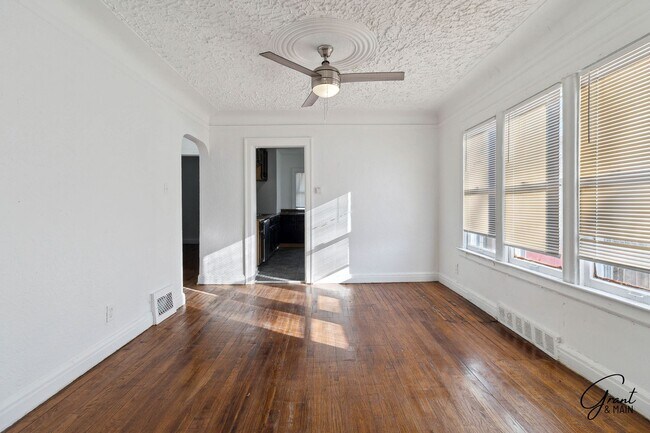 Foto del edificio - 4 Bedroom 2 Bath $1700