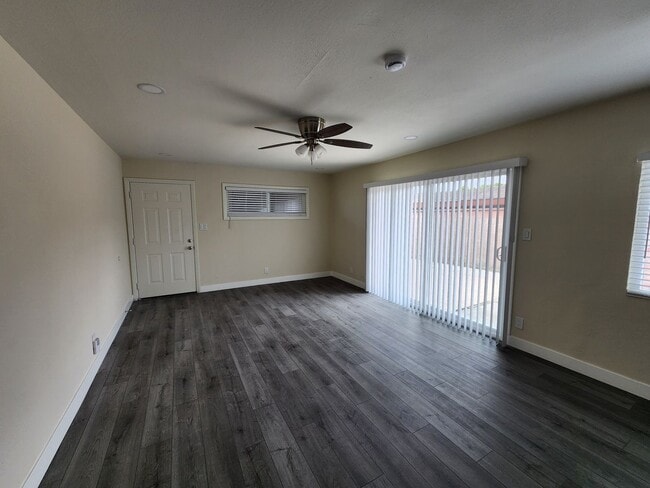 Foto del edificio - Charming 3-Bedroom Home Just 10 Minutes fr...