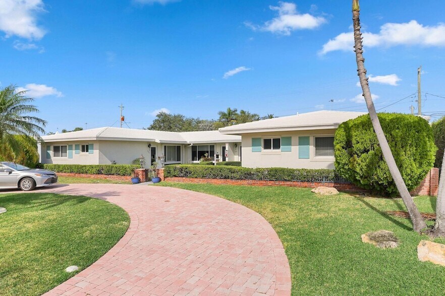 Foto principal - 2851 NE 30th St