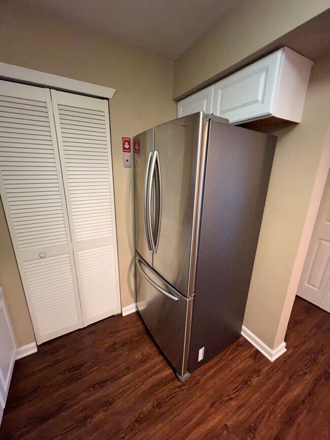 Foto del edificio - Newtown Grant 2 bedroom condo available Jul 1