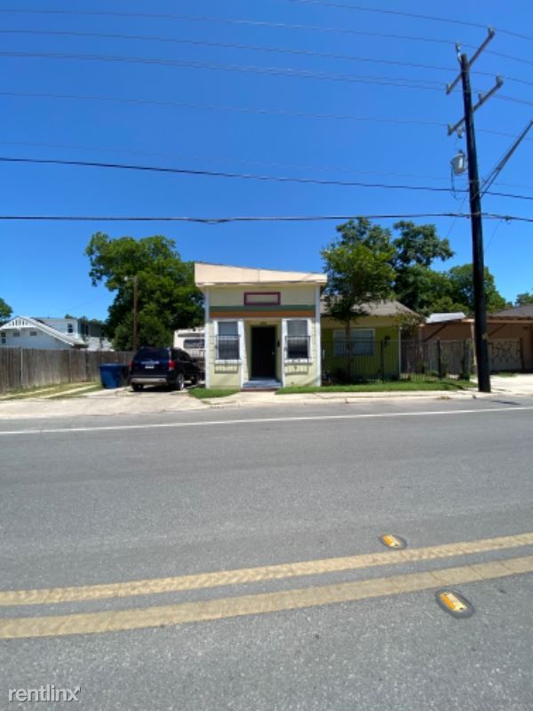 Primary Photo - 2410 S Presa St