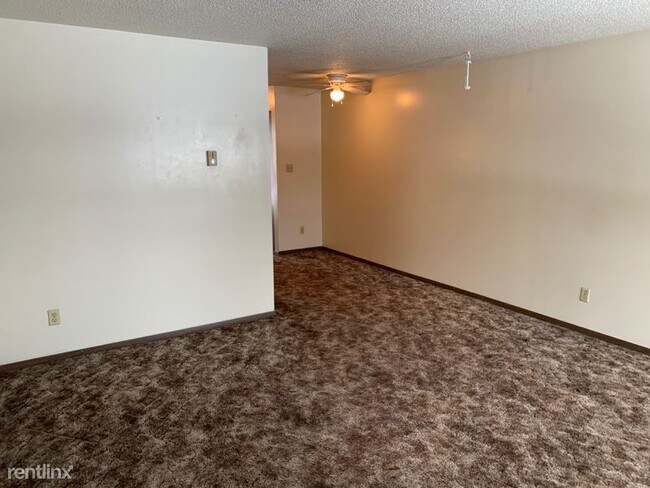 Building Photo - 132 Kickapoo Dr