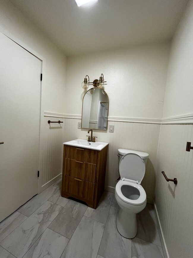 Building Photo - MAI516/518- Duplex