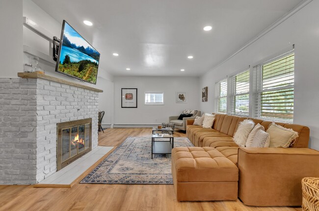 Foto del edificio - 9219 Lakeside Rd