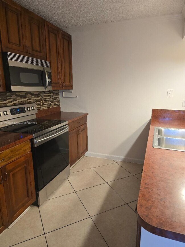 Foto del edificio - 8369 N Coral Cir