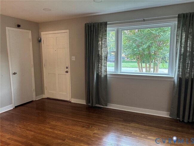Foto del edificio - 1511 Charrington Dr