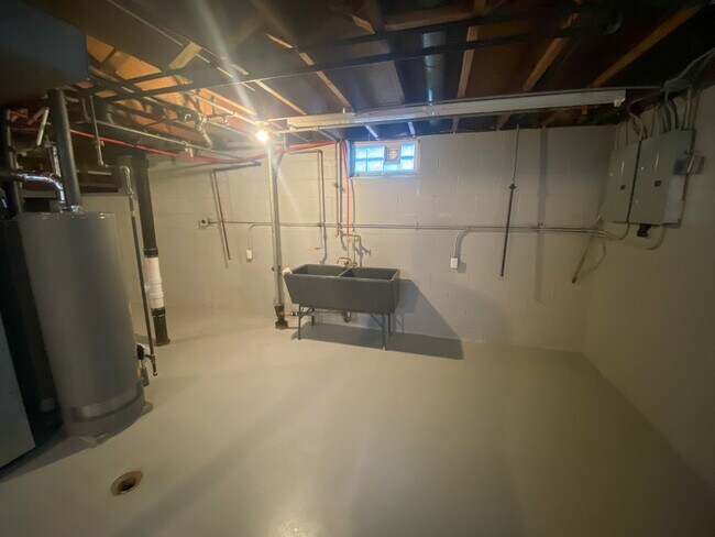 Foto del edificio - 5653 N 94th St
