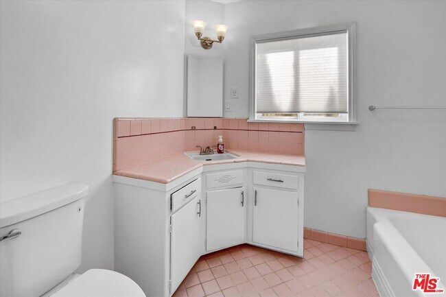 Foto del edificio - 7022 Cantaloupe Ave