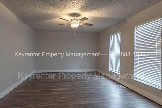 Foto del edificio - 732 Westridge Ct