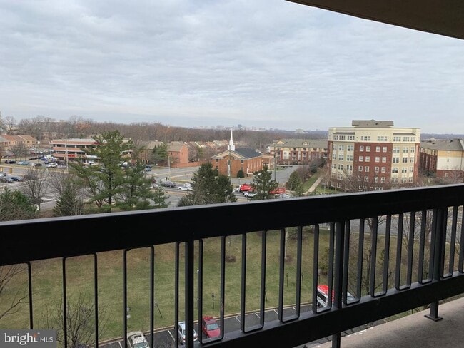 Foto del edificio - 3701 S George Mason Dr