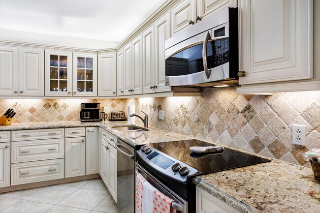 Foto del edificio - 300 Ocean Trail Way