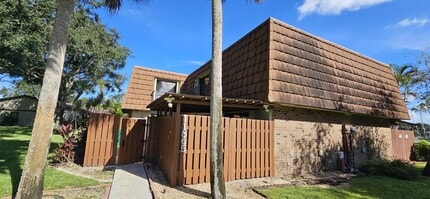 Building Photo - 11865 SW 11th Ct