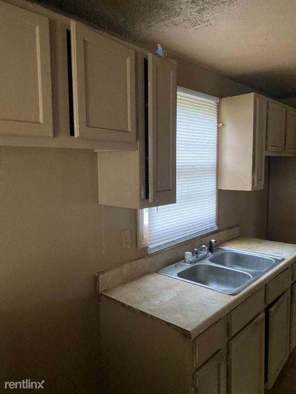 Building Photo - 1 br, 1 bath House - 2415 W Malone Ave