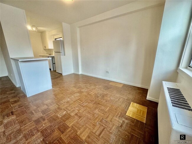 Foto del edificio - 525 E 82nd St