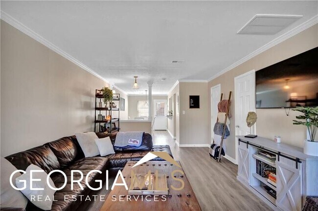 Building Photo - 205 Winding River Dr