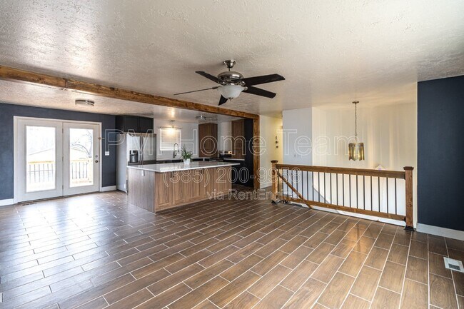 Foto del edificio - 1312 Roger Cir