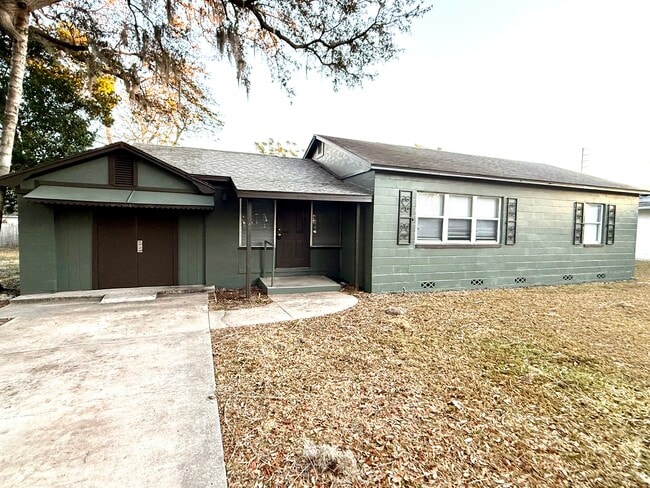 Building Photo - 69 E Seminole Ave