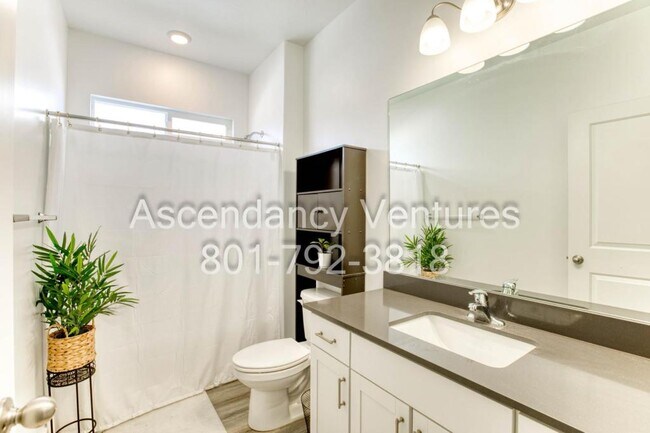 Foto del edificio - 664 West 1300 N