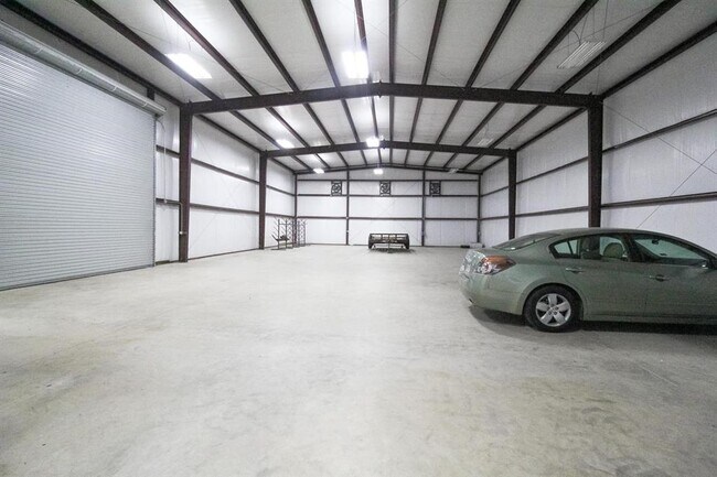 Building Photo - 17511 Strack Dr E