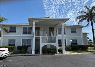 Building Photo - 5031 SW 16th Pl