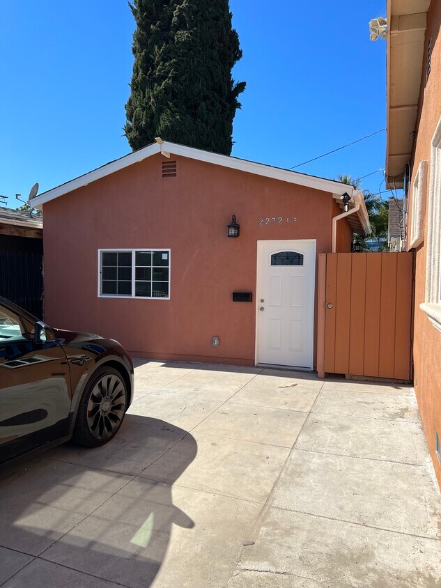 2232 Mortimer Ave Unit Studio, Huntington Park, CA 90255 Apartments