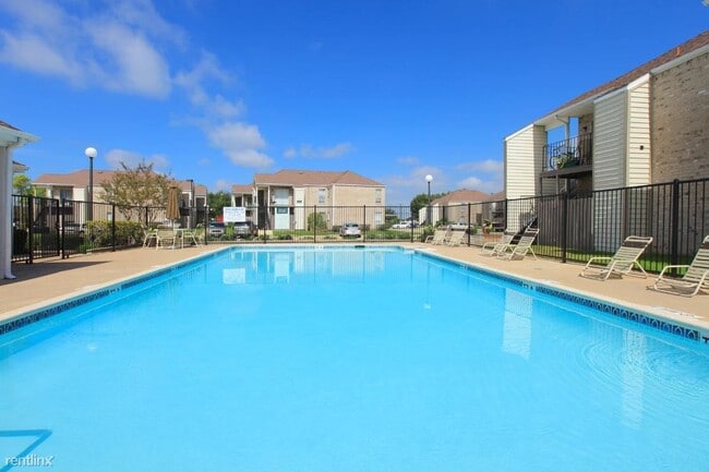 Building Photo - 2 br, 2 bath Condo - 1111 W Main St Flat  ...