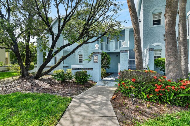 Building Photo - 1606 SE Green Acres Cir
