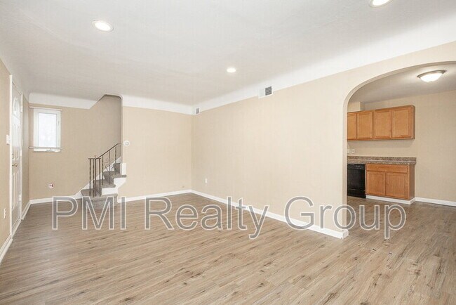 Building Photo - 645 Babbitt Rd