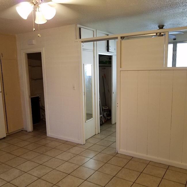 Building Photo - 12xx Lunalilo St