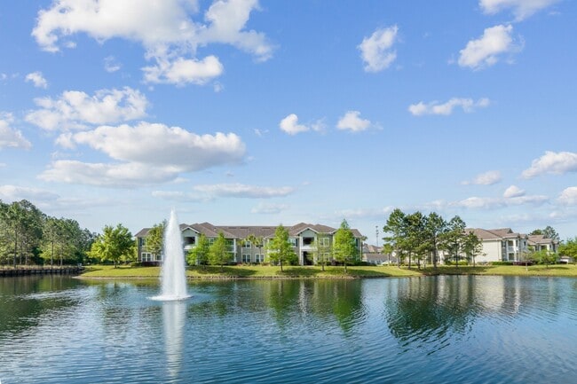 Building Photo - Oakleaf Plantation Apartments