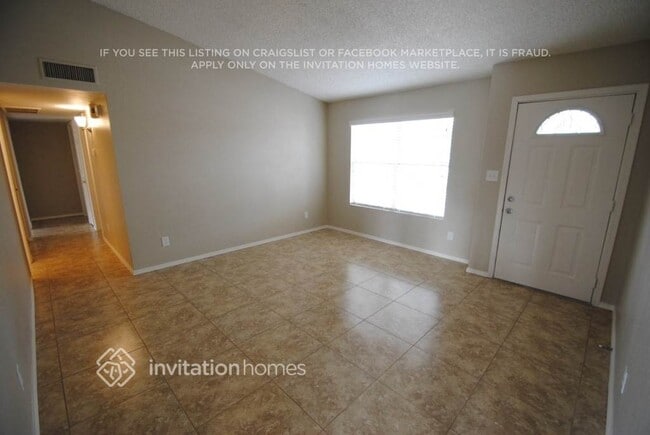 Foto del edificio - 3265 E Carmel Ave