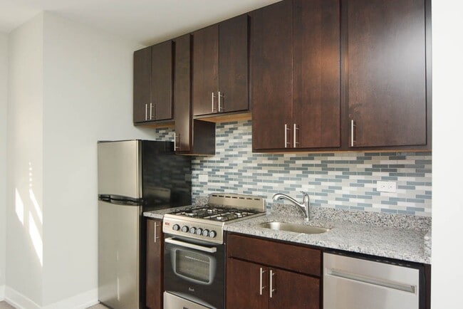 Foto del edificio - 434.5 W Belden Ave