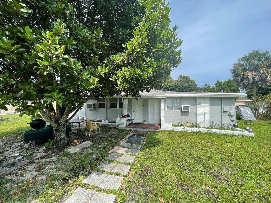 Primary Photo - 1101 N 58th Ave