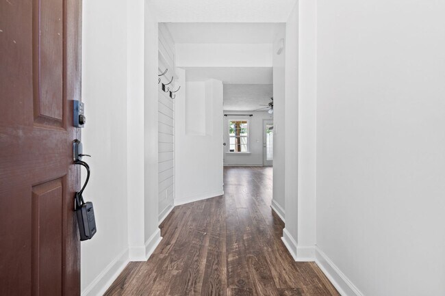 Building Photo - 2128 Victory Gallop Ln