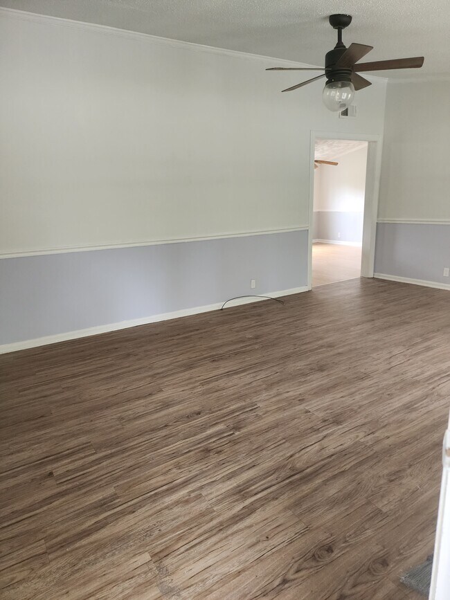 Building Photo - 246 King Dr