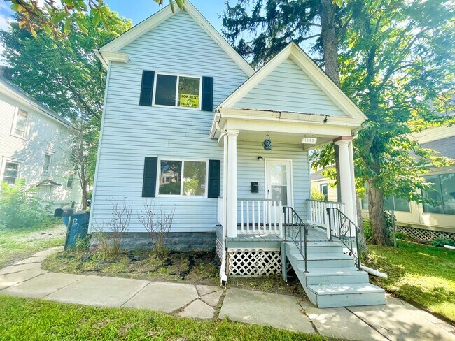 Building Photo - 1143 W 9th Street