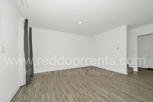 Foto del edificio - 6380 Apperson Dr