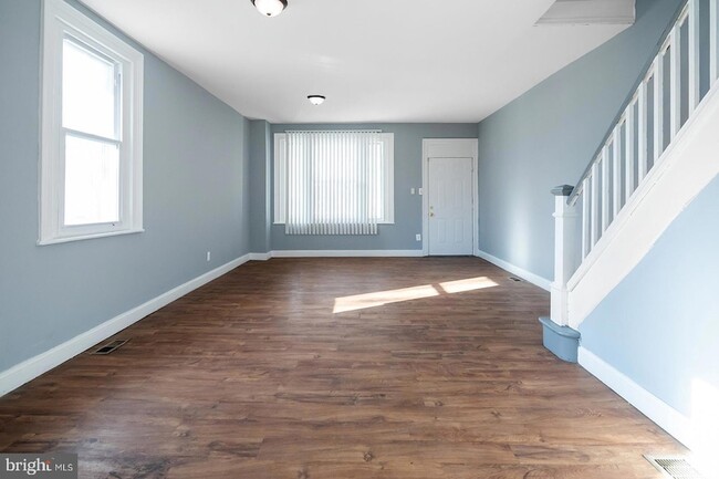 Building Photo - 851 S 57th St