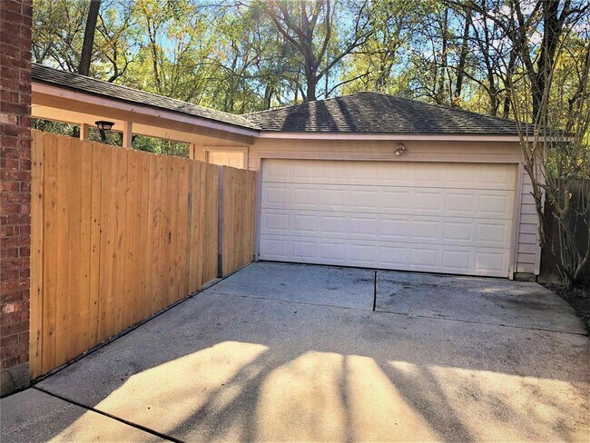 Building Photo - 4603 Echo Falls Dr