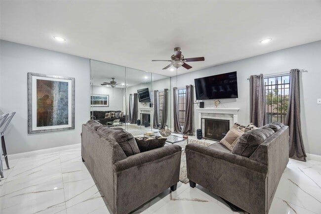 Foto del edificio - 3292 Holly Hall St