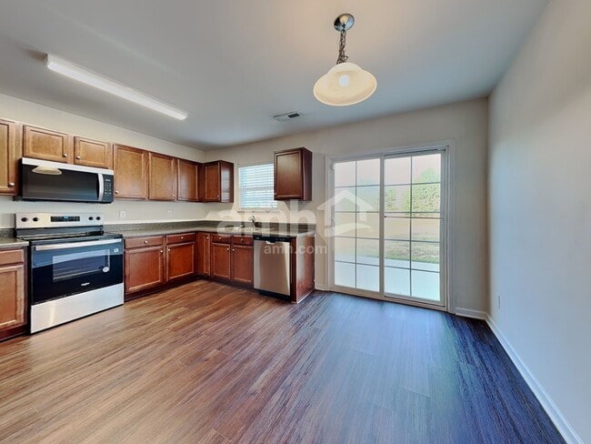 Building Photo - 4984 Mount Hope Dr