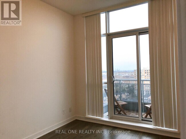 Photo du bâtiment - 9205-9205 Yonge St