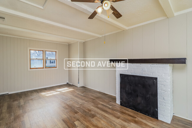 Building Photo - 3274 Ainsworth DR