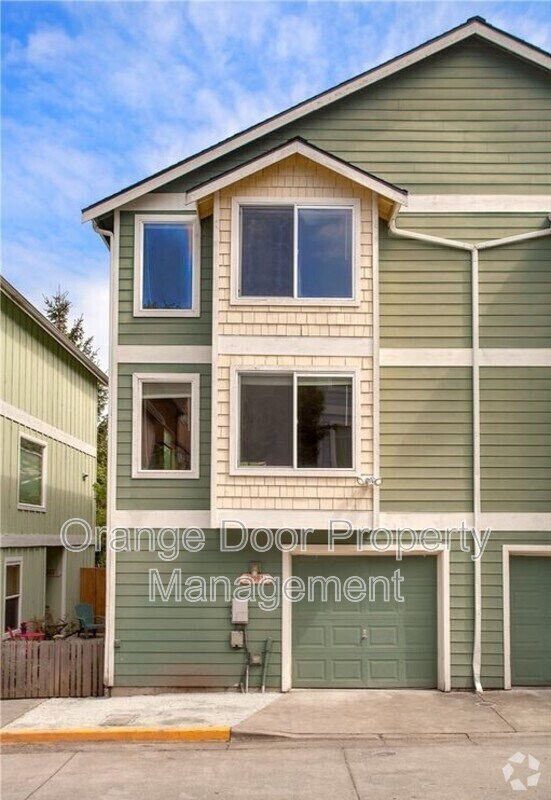 Building Photo - 2414 SW Holden St